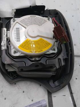 Xr3z63043b13baa Ford Used Air Bag Fits 1999 Mustang Driver Base Grade B