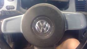 5c5880201a81u Volkswagen 2012 Beetle Front Left Driver Steering Wheel Air Bag Black